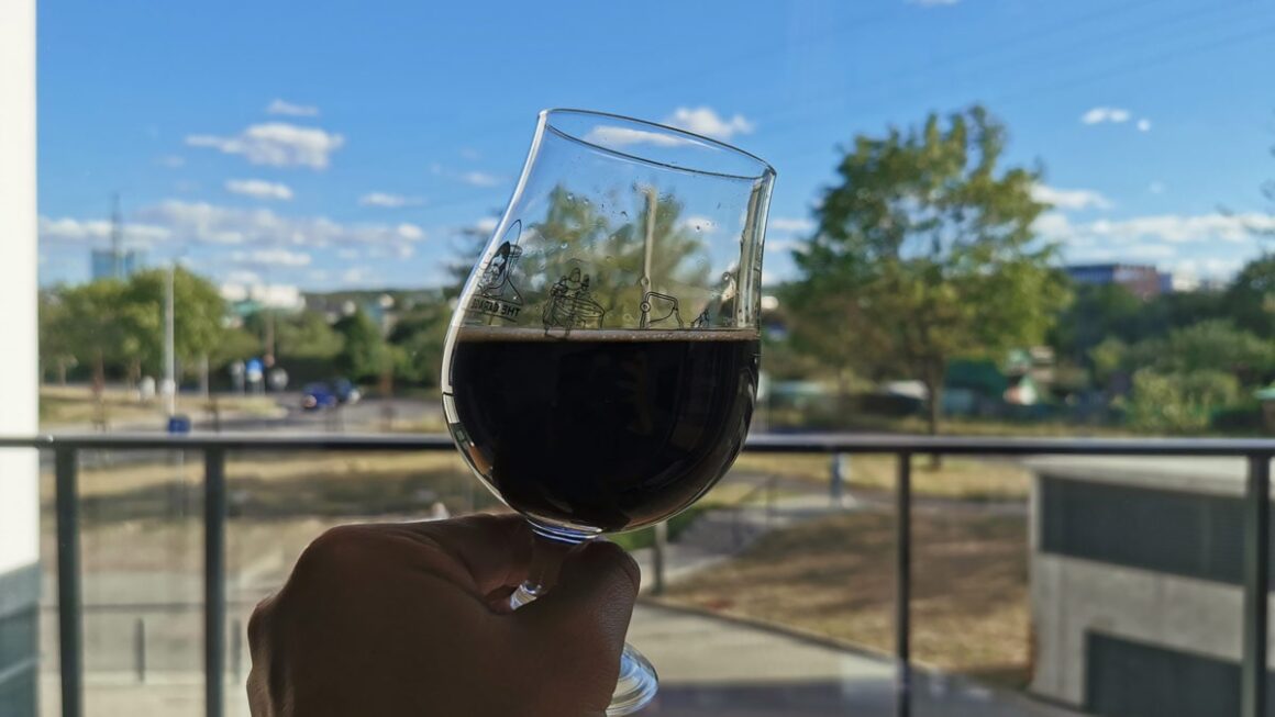 Brugs Bierinstituut - De Zwarte Zwaan (kieliszek z piwem)