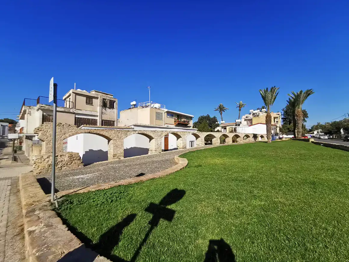 Najstarszy akwedukt na Cyprze
(Nikozja)