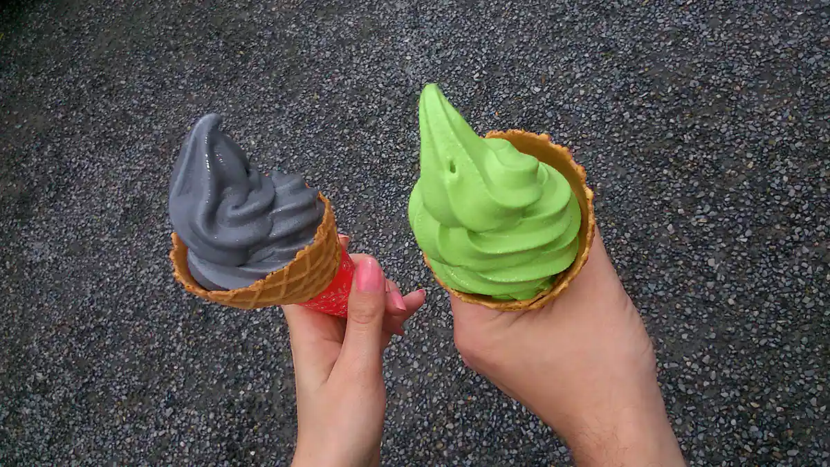 Lody czarny sezam i zielona herbata w Kyoto (Japonia)