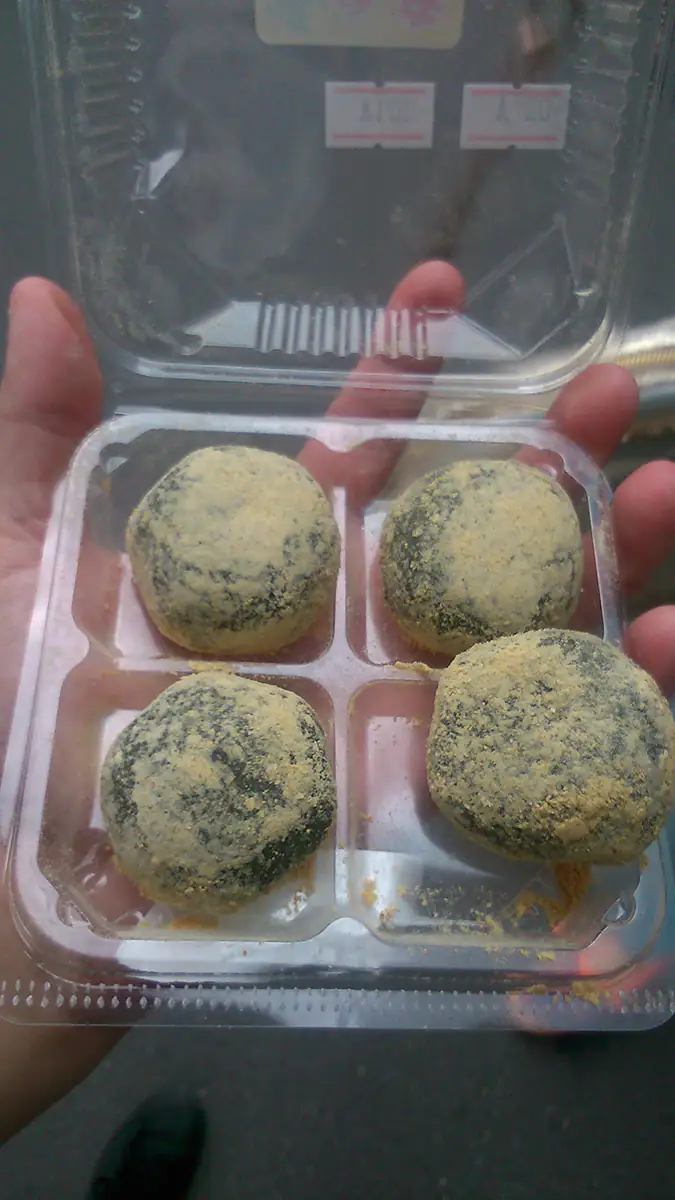 przekąski z mąki ryżowej i zielonej herbaty